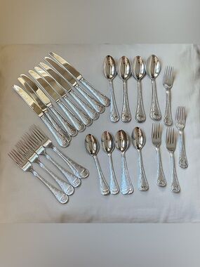 Cambridge Lodge Frost/Mountain Sand Stainless Steel Flatware Set Service for 8